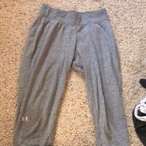 Under armor gray sweat crops